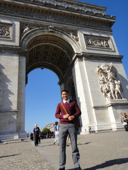 Arc de Triomphe (Where the soldiers returned victorious)