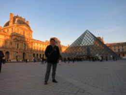 In front of the Louvre, we were so blessed to have had nice weather, because it usually rains a lot at this time of the year